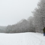 In de sneeuw langs de akkers
